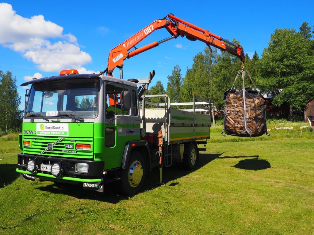 polttopuiden kuljetus ja toimitus